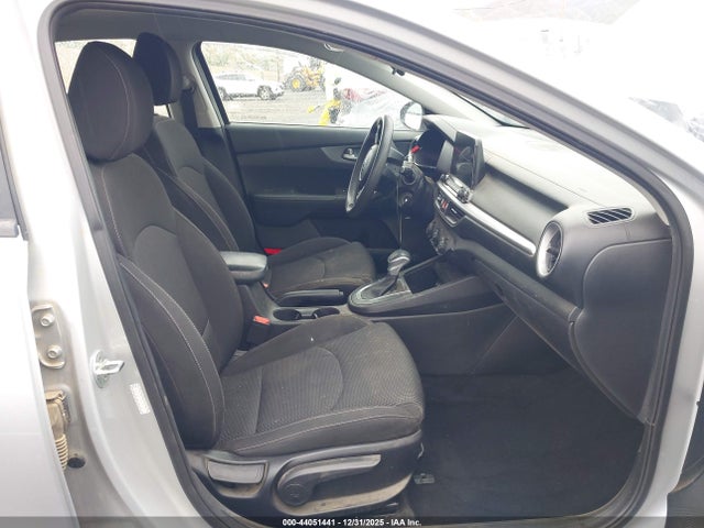 3KPF24AD6ME350825 KIA Forte Lxs