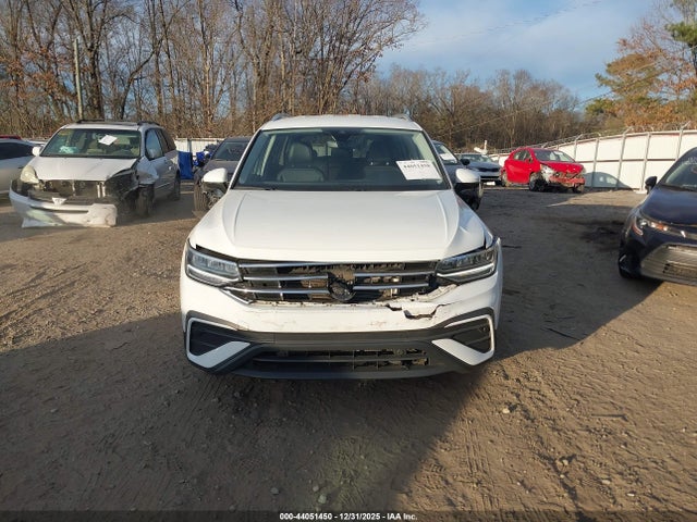 2024 Volkswagen Tiguan მანქანა იყიდება აუქციონზე, vin: 3VV3B7AX4RM027810, აუქციონის ნომერი: 44051450