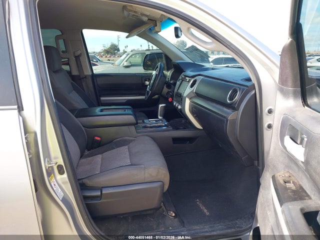 5TFDY5F12GX517373 Toyota Tundra Sr5 5.7l V8