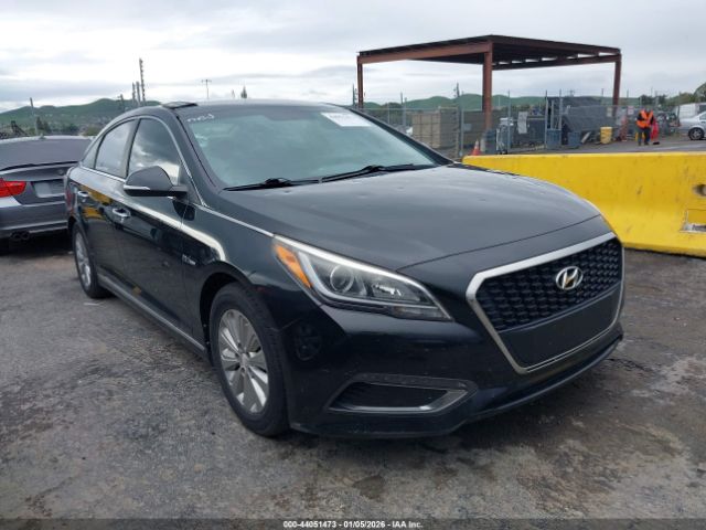 2017 HYUNDAI SONATA HYBRID KMHE24L14HA048498