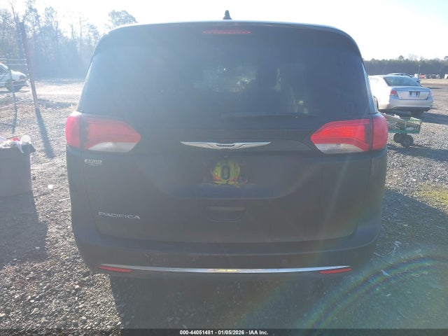 2020 Chrysler Pacifica Touring მანქანა იყიდება აუქციონზე, vin: 2C4RC1FG9LR136839, აუქციონის ნომერი: 44051481