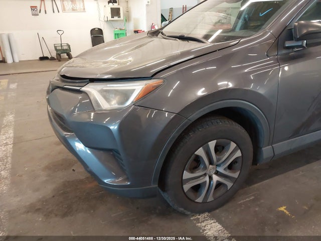 Toyota RAV4 LE 2017 2T3BFREV5HW569529 Image 6