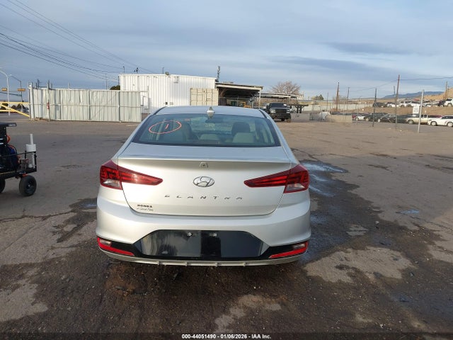 2020 Hyundai Elantra Sel მანქანა იყიდება აუქციონზე, vin: 5NPD84LF6LH513097, აუქციონის ნომერი: 44051490
