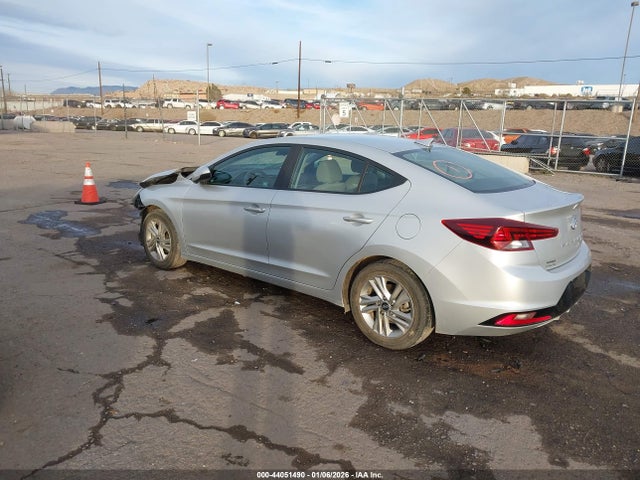 2020 Hyundai Elantra Sel მანქანა იყიდება აუქციონზე, vin: 5NPD84LF6LH513097, აუქციონის ნომერი: 44051490