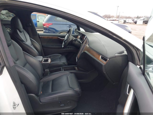2017 TESLA MODEL X 5YJXCDE27HF072494 Photo 4