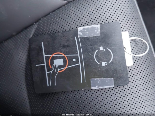 2025 TESLA MODEL 3 5YJ3E1EA2SF038226 Photo 10