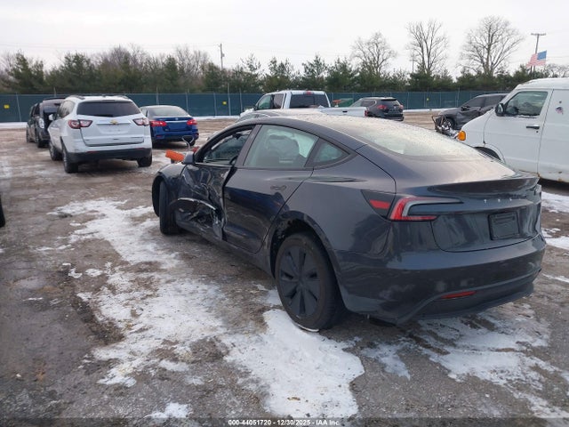 2025 TESLA MODEL 3 5YJ3E1EA2SF038226 Photo 2
