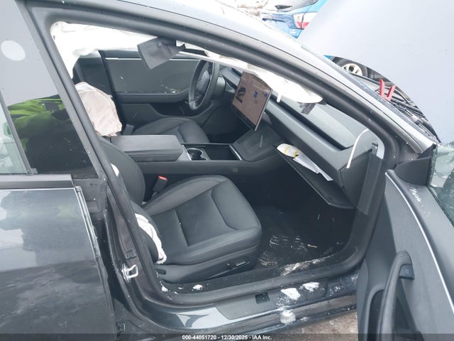 2025 TESLA MODEL 3 5YJ3E1EA2SF038226 Photo 4