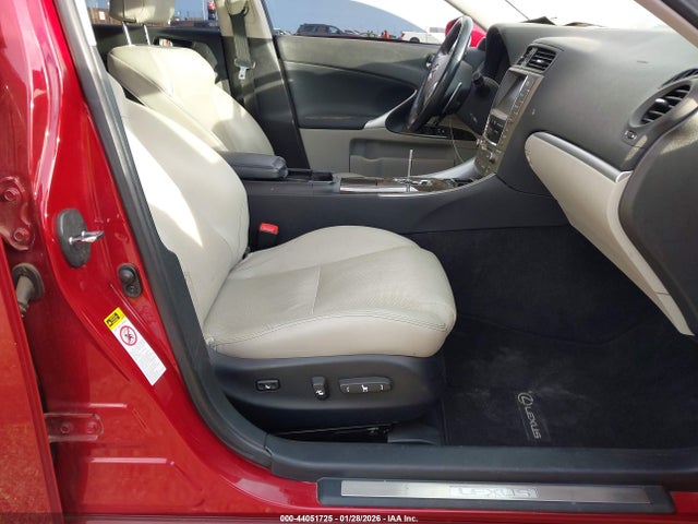 44051725 :رقم المزاد ، JTHCE5C26B5001943 vin ، 2011 Lexus Is 350 مزاد بيع