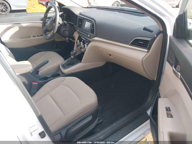 Hyundai ELANTRA SE 2019 5NPD74LF3KH466077 Image 5