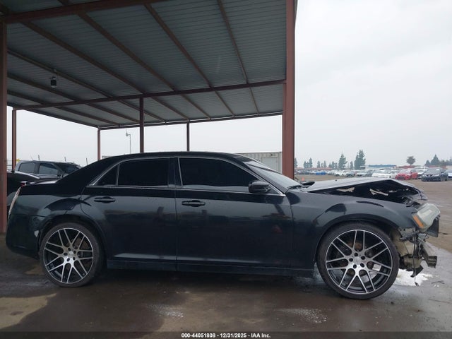 2013 Chrysler 300 Motown მანქანა იყიდება აუქციონზე, vin: 2C3CCAAG0DH660910, აუქციონის ნომერი: 44051808