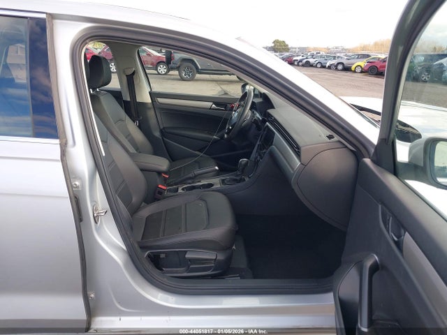 2021 VOLKSWAGEN PASSAT 1VWSA7A3XMC015257 Photo 4