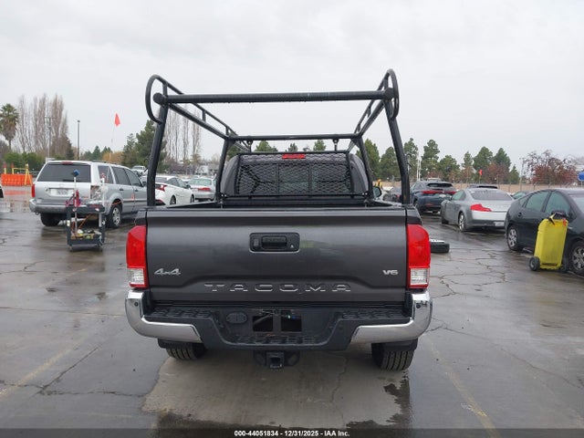 5TFSZ5AN8HX056504 Toyota Tacoma Sr5 V6