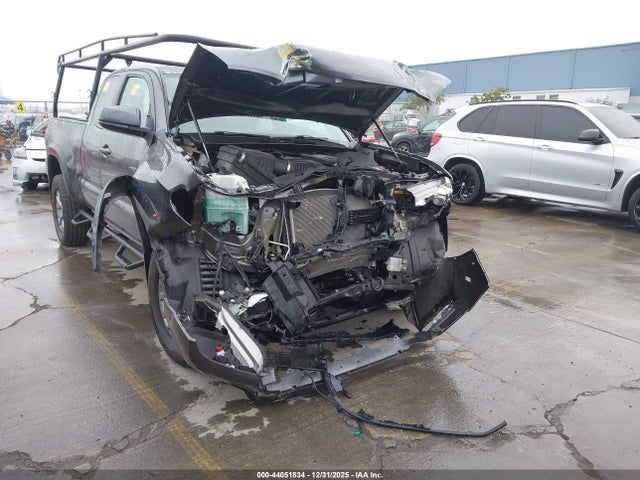 5TFSZ5AN8HX056504 Toyota Tacoma Sr5 V6