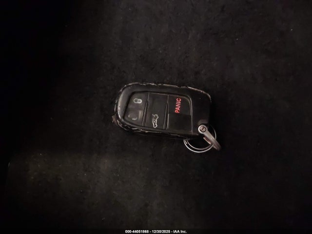 44051868 :رقم المزاد ، 1C3CCCABXFN532684 vin ، 2015 Chrysler 200 Limited مزاد بيع