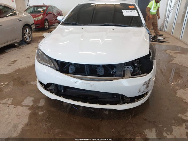 44051868 :رقم المزاد ، 1C3CCCABXFN532684 vin ، 2015 Chrysler 200 Limited مزاد بيع