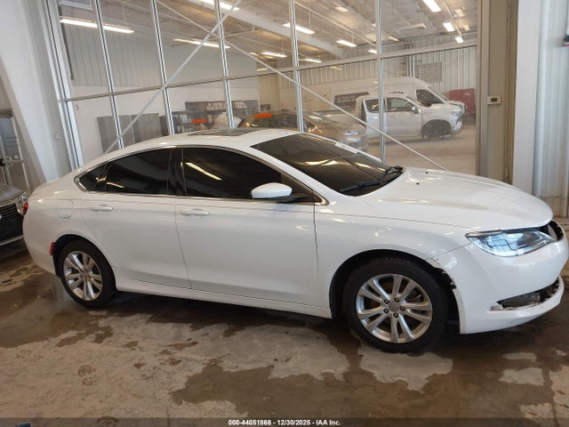 44051868 :رقم المزاد ، 1C3CCCABXFN532684 vin ، 2015 Chrysler 200 Limited مزاد بيع