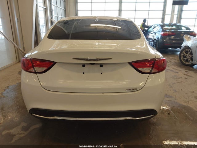 44051868 :رقم المزاد ، 1C3CCCABXFN532684 vin ، 2015 Chrysler 200 Limited مزاد بيع