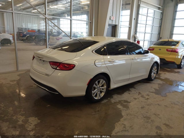44051868 :رقم المزاد ، 1C3CCCABXFN532684 vin ، 2015 Chrysler 200 Limited مزاد بيع