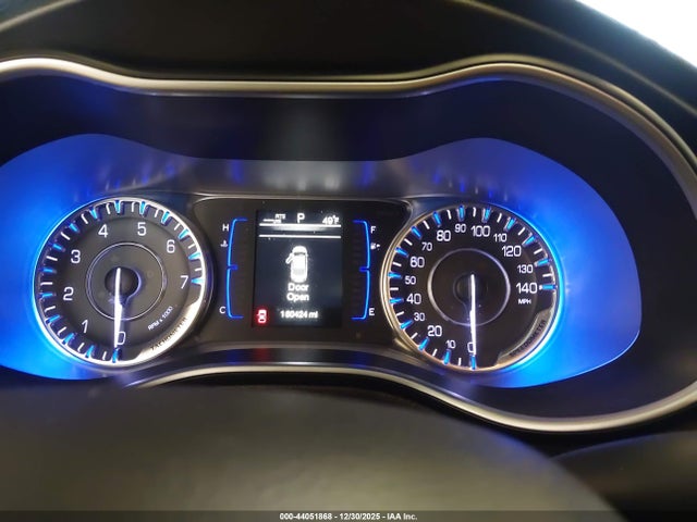 44051868 :رقم المزاد ، 1C3CCCABXFN532684 vin ، 2015 Chrysler 200 Limited مزاد بيع
