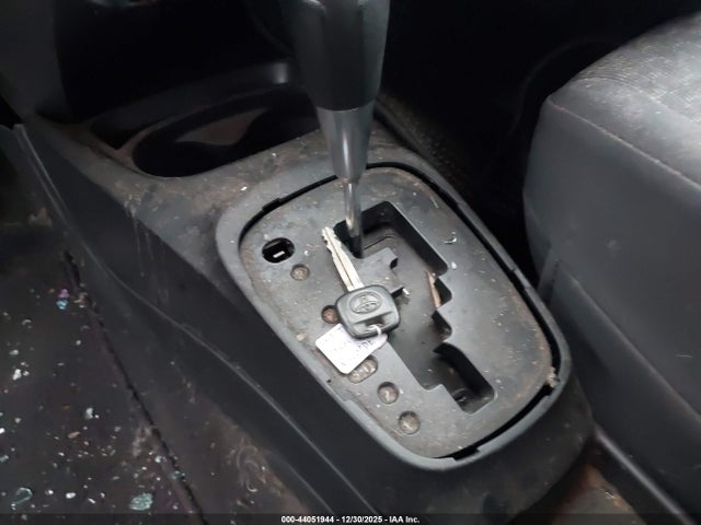 VNKKTUD34HA076216 Toyota YARIS L