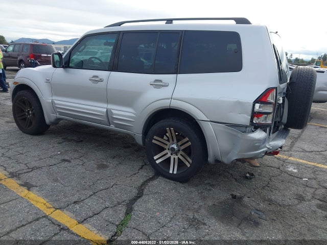 2002 MITSUBISHI MONTERO JA4MW51R52J068652 Photo 2
