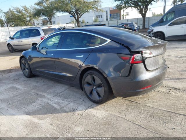 2018 TESLA MODEL 3 5YJ3E1EB2JF099373 Photo 2