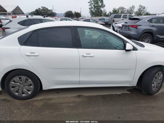 3KPA24AB8KE211785 KIA RIO LX
