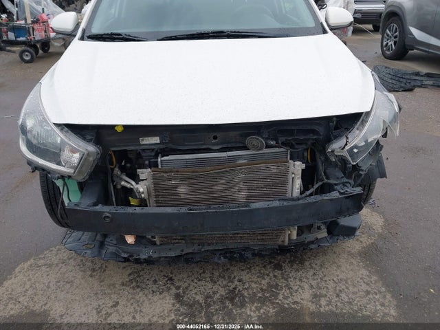 3KPA24AB8KE211785 KIA RIO LX