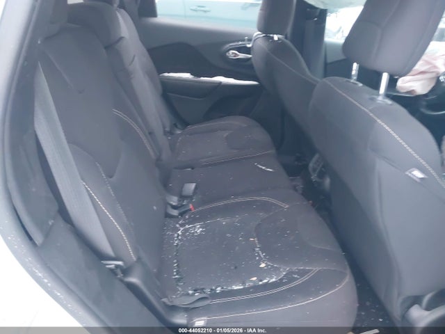 1C4PJMCB2GW255269 Jeep Cherokee Latitude
