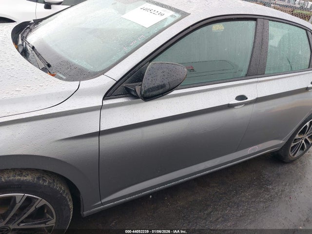 3VWBM7BUXNM012812 Volkswagen Jetta 1.5t Sport