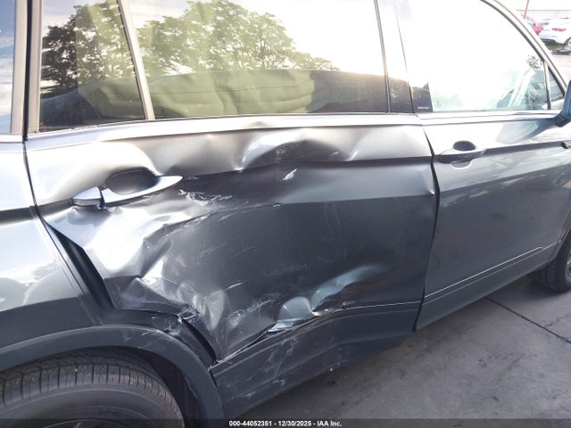 3VV3B7AX9RM122766 Volkswagen Tiguan 2.0t Se/2.0t Wolfsburg Edition