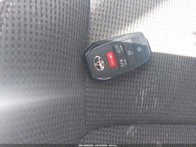 2024 TOYOTA BZ4X JTMAAAAA3RA034942 Photo 10