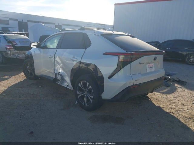 2024 TOYOTA BZ4X JTMAAAAA3RA034942 Photo 2