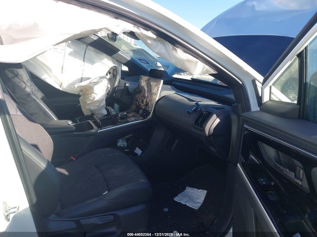 2024 TOYOTA BZ4X JTMAAAAA3RA034942 Photo 4