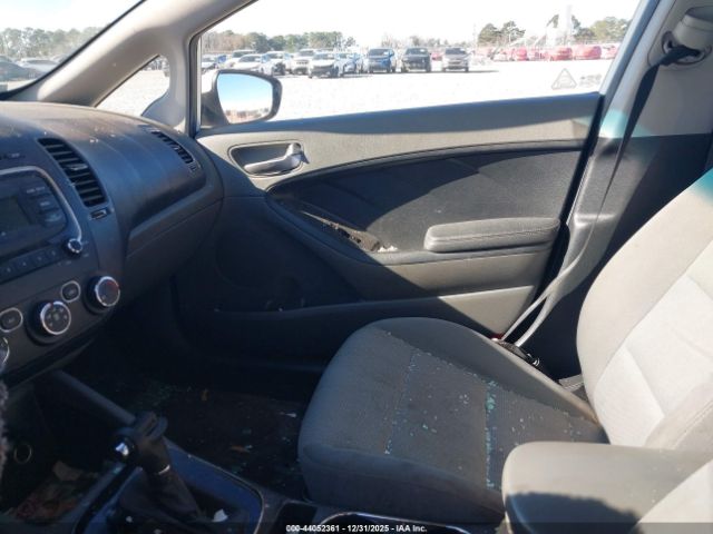 2017 KIA FORTE 3KPFK4A70HE120858 Photo 4