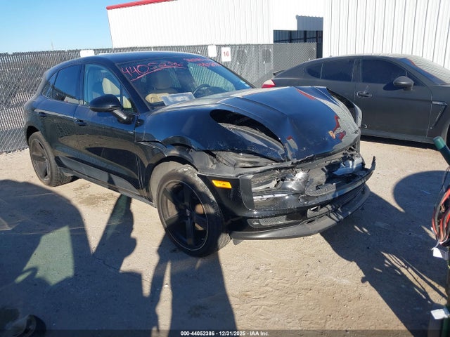 2020 PORSCHE MACAN WP1AA2A53LLB04104 Photo 0