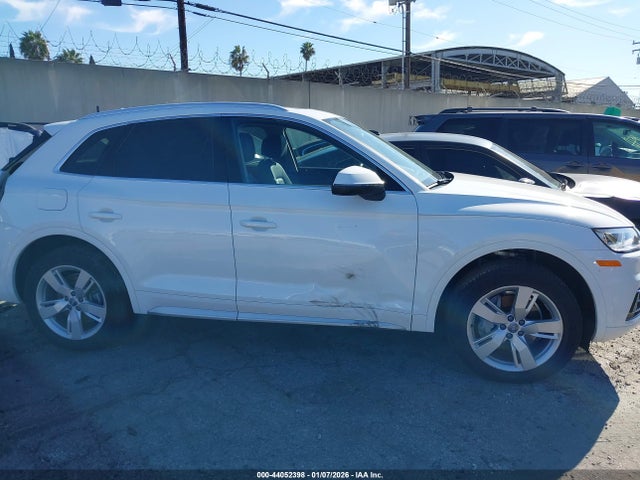 WA1BNAFY7J2228249 Audi Q5 2.0t Premium/2.0t Tech Premium