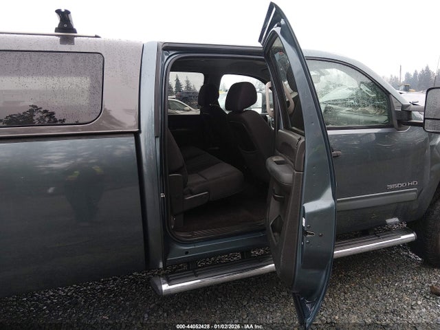 44052428 :رقم المزاد ، 1GT423C82BF163070 vin ، 2011 Gmc Sierra 3500hd Sle مزاد بيع