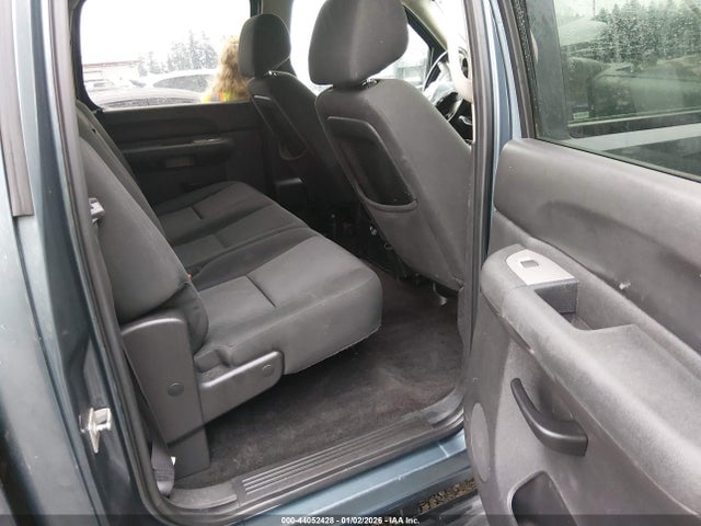 44052428 :رقم المزاد ، 1GT423C82BF163070 vin ، 2011 Gmc Sierra 3500hd Sle مزاد بيع
