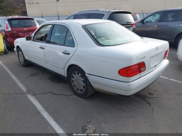 1999 MERCEDES-BENZ E 320 WDBJF65H8XA848568 Photo 2