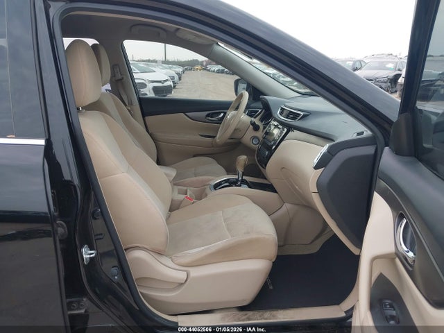 2015 Nissan Rogue S მანქანა იყიდება აუქციონზე, vin: KNMAT2MT4FP553181, აუქციონის ნომერი: 44052506