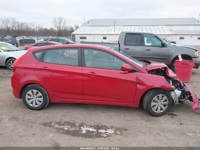 KMHCT5AE5GU286163 Hyundai ACCENT SE