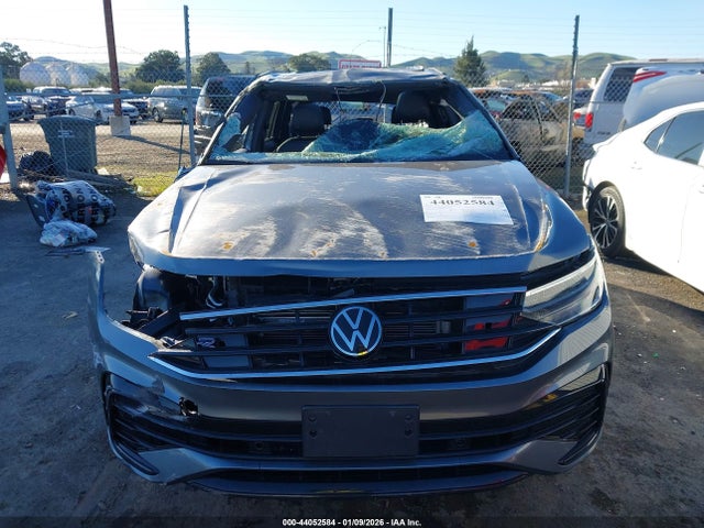 3VVCB7AX9RM104445 Volkswagen Tiguan 2.0t Se R-line Black