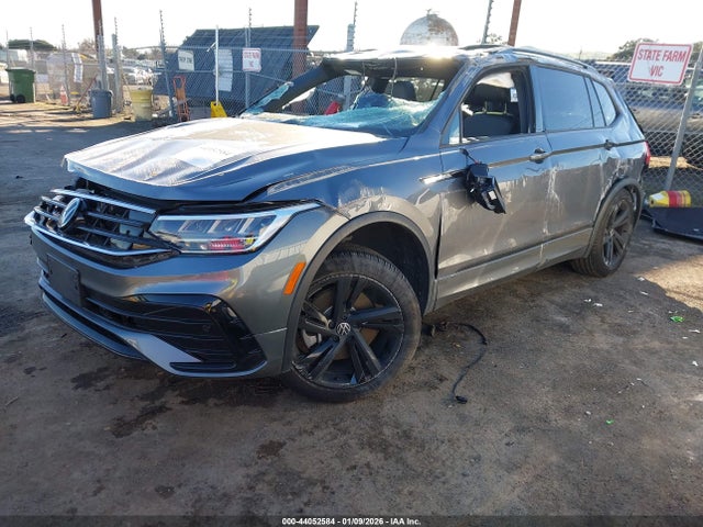 3VVCB7AX9RM104445 Volkswagen Tiguan 2.0t Se R-line Black