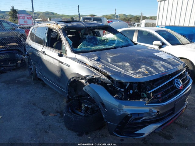 3VVCB7AX9RM104445 Volkswagen Tiguan 2.0t Se R-line Black