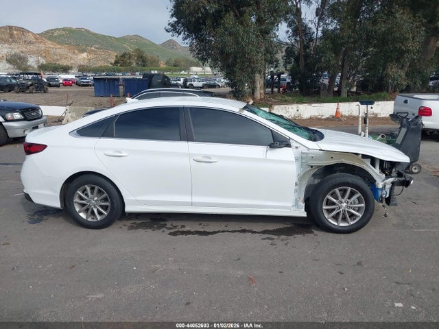 5NPE24AF1KH794071 Hyundai SONATA SE