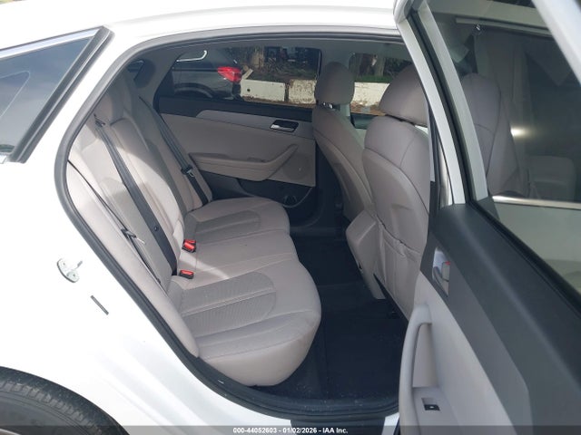 5NPE24AF1KH794071 Hyundai SONATA SE