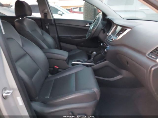 2017 HYUNDAI TUCSON KM8J33A41HU415827 Photo 4