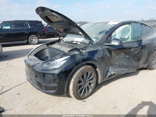 2021 TESLA MODEL Y 5YJYGAEEXMF300323 Photo 1